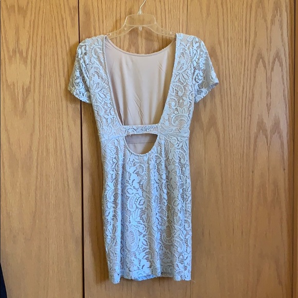 Tight formal lace dress - Picture 2 of 2